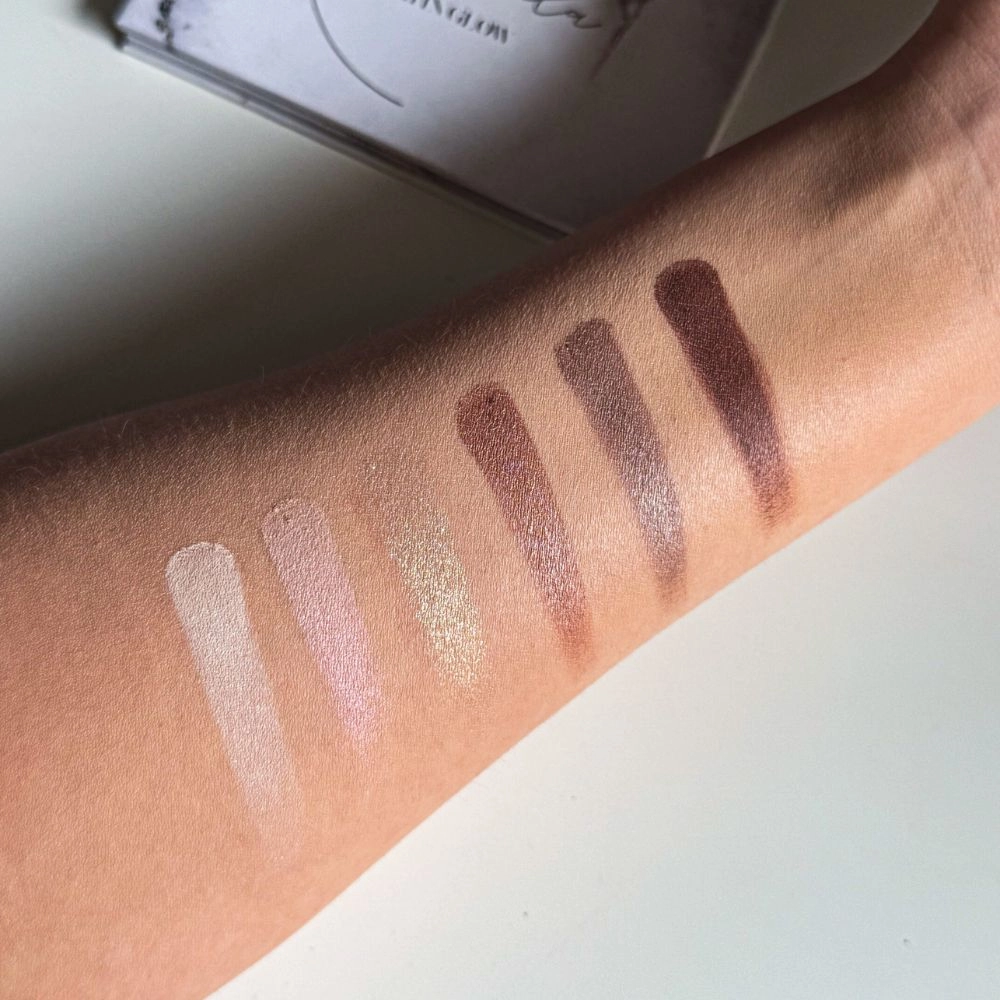 Cienie Mineralne z aloesem SATIN | Aloe Lola