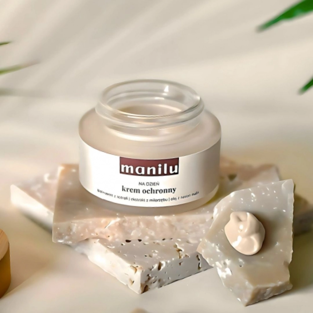 Krem ochronny na dzień z biofermentem z aceroli i olejem z dzikiej róży | Manilu