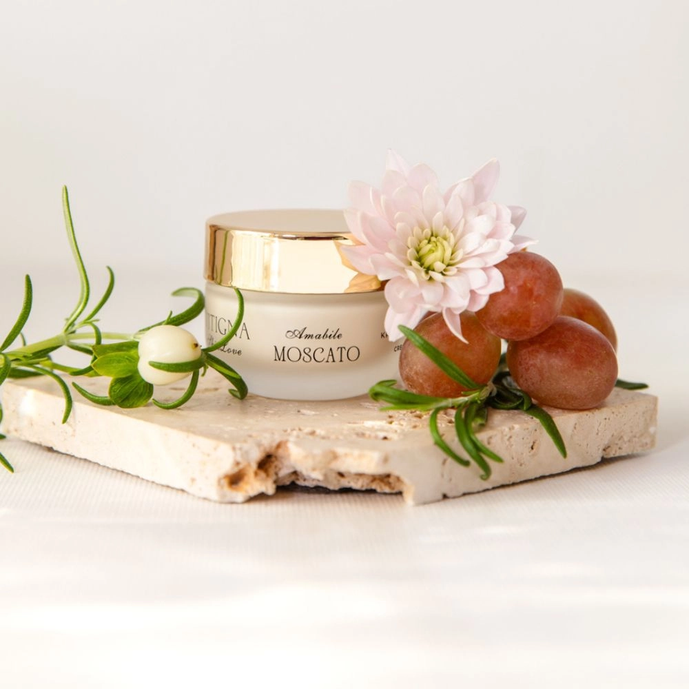 Krem pod oczy wygładzająco - rozświetlający Moscato | VITIGNA SkinLove