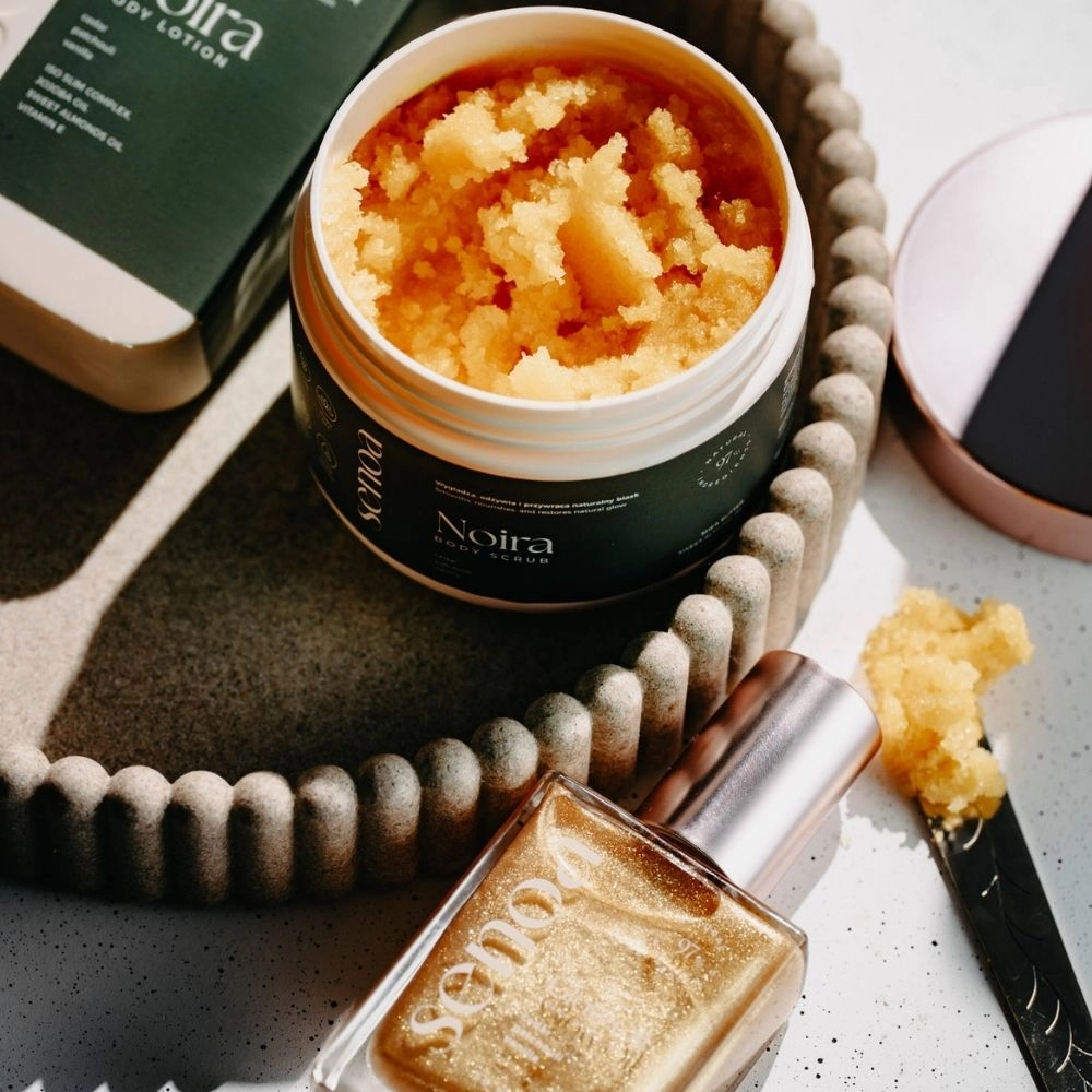 Peeling wygładzający do ciała Noira Body Scrub | Senoa