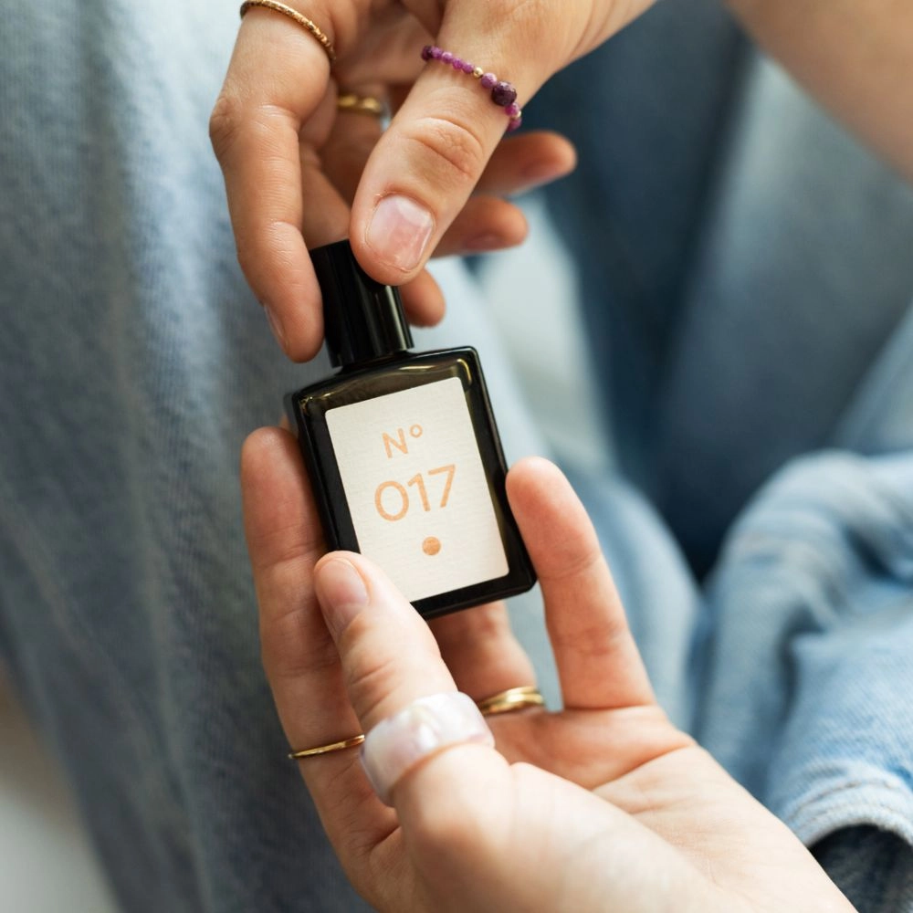 Perfumy w olejku No. 017 - Różowy pieprz, Mandarynka, Drzewo kaszmirowe | Bydgoska Wytwórnia Mydła