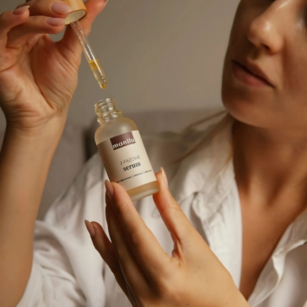 Serum dwufazowe z witaminą C i kwasem hialuronowym | Manilu