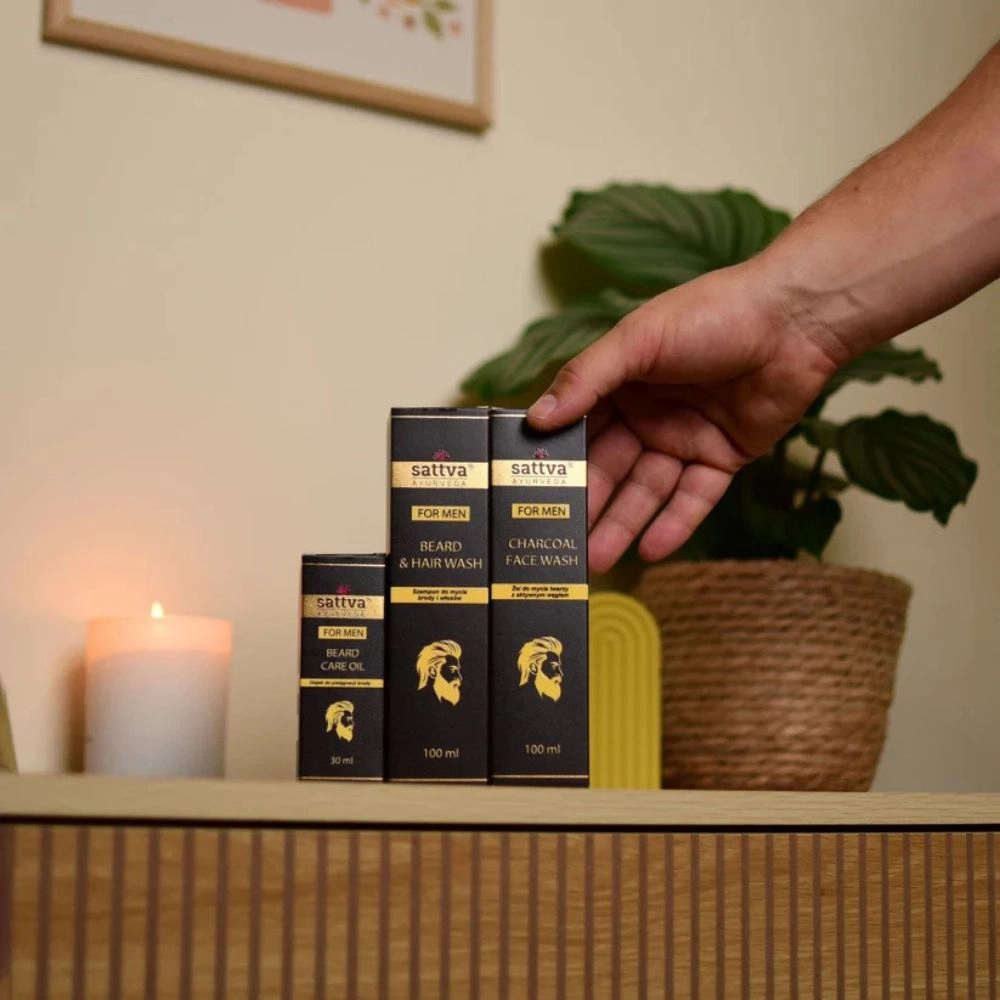 Żel do mycia twarzy z aktywnym węglem | Sattva