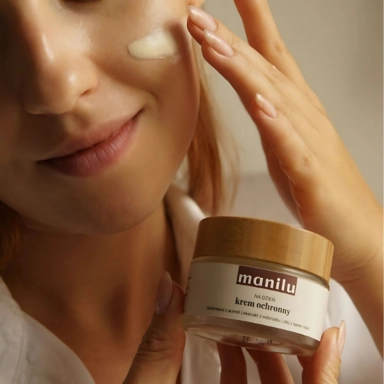 Krem ochronny na dzień z biofermentem z aceroli i olejem z dzikiej róży | Manilu