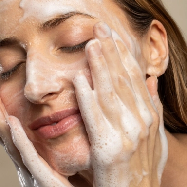 Naturalny żel myjący do twarzy z ekstraktem z brzoskwini | Resibo