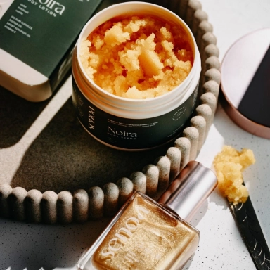 Peeling wygładzający do ciała Noira Body Scrub | Senoa