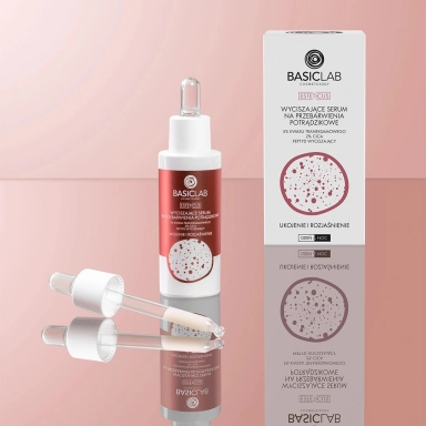Serum wyciszające na przebarwienia potrądzikowe z 5% kwasem trakeksamowym Ukojenie i Rozjaśnienie | BasicLab